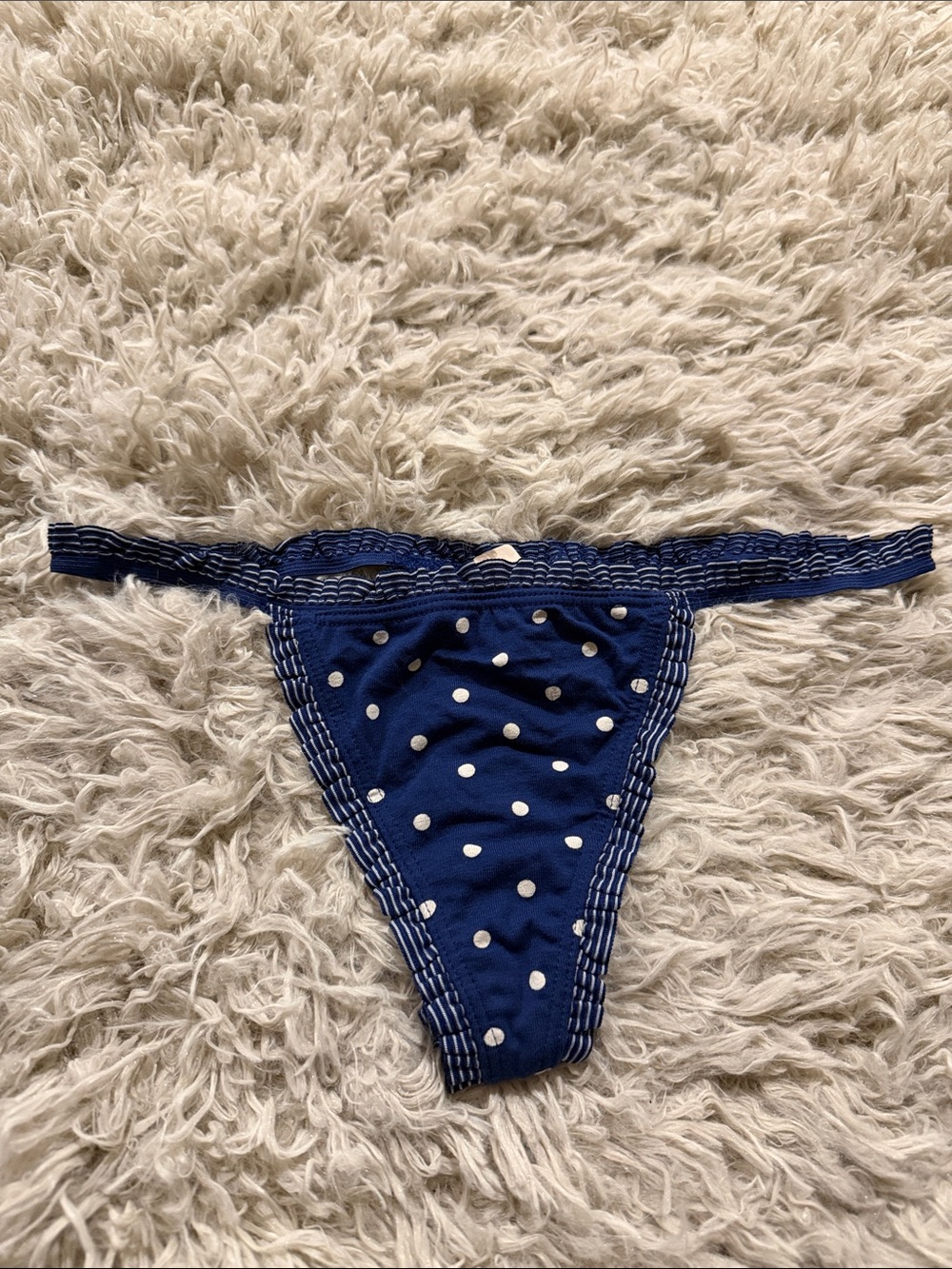 NWT Victoria’s Secret Small Polka Dot Ruffle Vintage Rare V-String Thong Panties